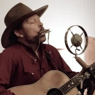 Das Foto zeigt Jason Serious von der Band »Yonder Boys«