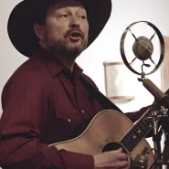 Das Foto zeigt Jason Serious von der Band »Yonder Boys«